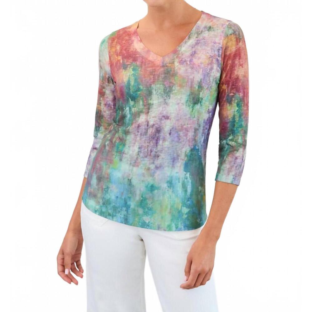 NEW FDJ three-quarter sleeve v-neck top in green multi